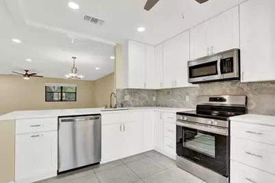 10 Bay Cedar Court, Royal Palm Beach, FL 33411 - Photo 6