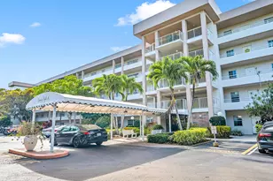 3970 Oaks Clubhouse Dr, Pompano Beach, FL 33069 - Photo 2