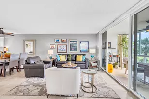 3970 Oaks Clubhouse Dr, Pompano Beach, FL 33069 - Photo 12