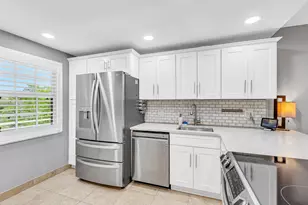 3970 Oaks Clubhouse Dr, Pompano Beach, FL 33069 - Photo 16