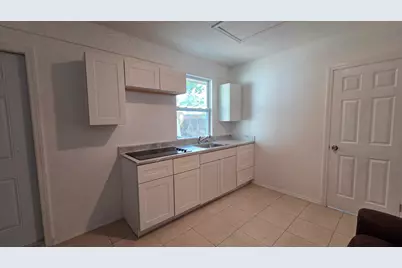 2249 SE Melaleuca Boulevard #B, Port Saint Lucie, FL 34952 - Photo 2