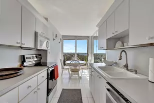 4200 N Ocean Dr, Singer Island, FL 33404 - Photo 20