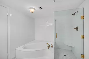 4200 N Ocean Dr, Singer Island, FL 33404 - Photo 38