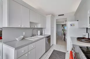 4200 N Ocean Dr, Singer Island, FL 33404 - Photo 22