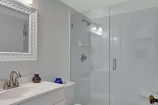 4200 N Ocean Dr, Singer Island, FL 33404 - Photo 32