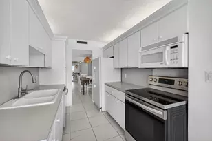 4200 N Ocean Dr, Singer Island, FL 33404 - Photo 24