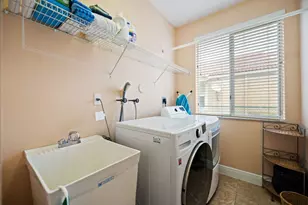 8445 Phoenician Ct, Davie, FL 33328 - Photo 18