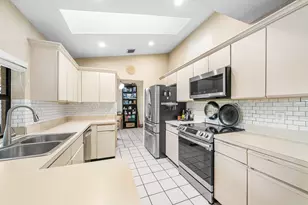 1510 Firethorn Dr, Wellington, FL 33414 - Photo 18