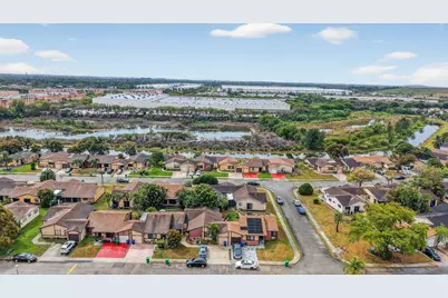 9721 W Daffodil Lane, Miramar, FL 33025 - Photo 24