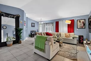 9721 W Daffodil Ln, Miramar, FL 33025 - Photo 2