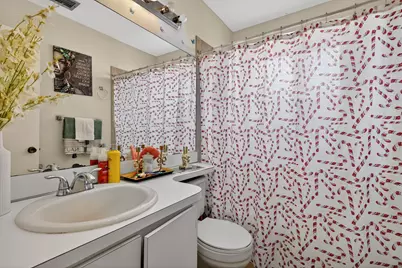 9721 W Daffodil Lane, Miramar, FL 33025 - Photo 12