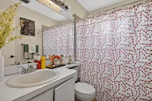 9721 W Daffodil Ln, Miramar, FL 33025 - Photo 12