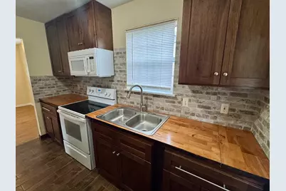 714 S Seminole Avenue, Fort Meade, FL 33841 - Photo 2