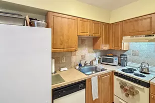 2607 NE 8th Ave, Wilton Manors, FL 33334 - Photo 2