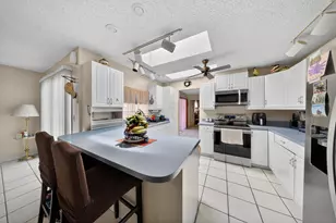 882 SE Quiescent Ln, Port Saint Lucie, FL 34983 - Photo 16