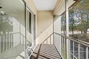 1 Jacaranda Country Club Dr, Plantation, FL 33324 - Photo 10