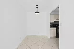 1 Jacaranda Country Club Dr, Plantation, FL 33324 - Photo 22