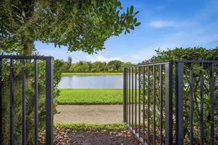 5884 Mustang Manor, Davie, FL 33314 - Photo 4