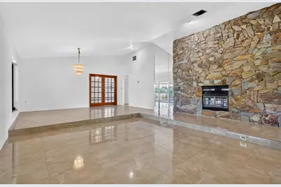 19811 W Oakmont Drive, Hialeah, FL 33015 - Photo 8