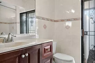 19811 W Oakmont Dr, Hialeah, FL 33015 - Photo 22