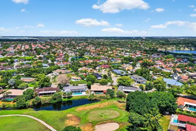 19811 W Oakmont Drive, Hialeah, FL 33015 - Photo 36