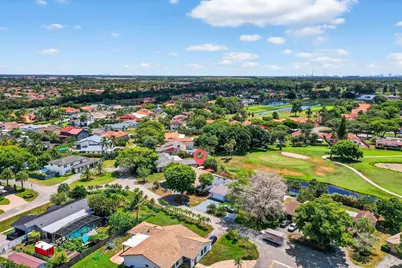 19811 W Oakmont Drive, Hialeah, FL 33015 - Photo 46
