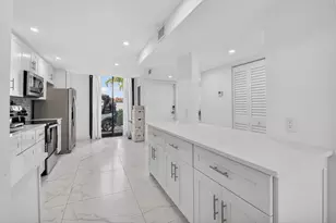 3707 Bridgewood Dr, Boca Raton, FL 33434 - Photo 4