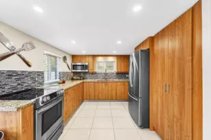 590 NW 126th St, North Miami, FL 33168 - Photo 12