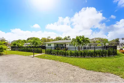 590 NW 126th Street, North Miami, FL 33168 - Photo 4
