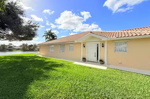 8270 Eleuthera Ln, Wellington, FL 33414 - Photo 2