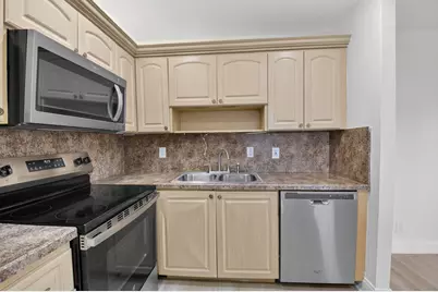 158 Valencia G, Delray Beach, FL 33446 - Photo 8