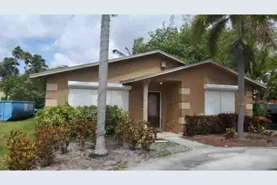 195 NW 14th Way, Dania Beach, FL 33004 - Photo 1