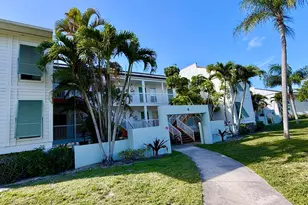 273 Cypress Point Dr, Palm Beach Gardens, FL 33418 - Photo 2