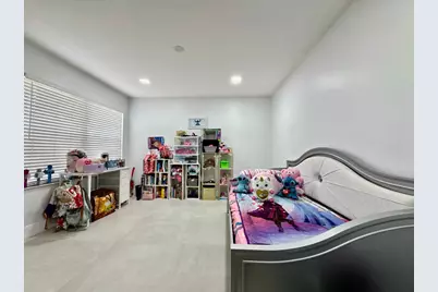 9106 Chatsworth Cascades, Boca Raton, FL 33434 - Photo 16