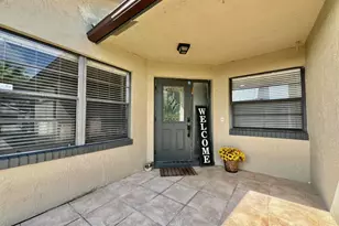 9106 Chatsworth Cascades, Boca Raton, FL 33434 - Photo 2