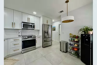 9106 Chatsworth Cascades, Boca Raton, FL 33434 - Photo 6