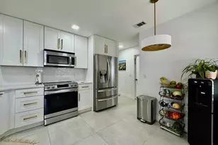 9106 Chatsworth Cascades, Boca Raton, FL 33434 - Photo 6