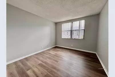 724 Executive Center Drive #12, West Palm Beach, FL 33401 - Photo 6