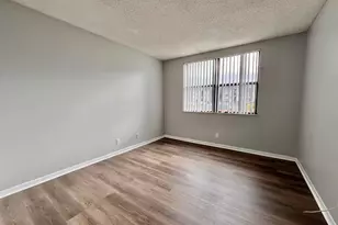 724 Executive Center Dr, West Palm Beach, FL 33401 - Photo 6