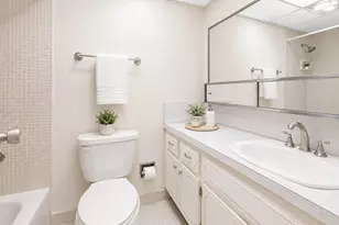 2500 NE 48th Ln, Fort Lauderdale, FL 33308 - Photo 10
