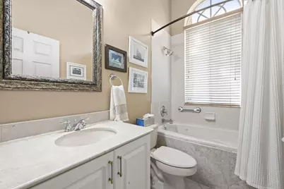 5135 E Madison Lakes Cir E, Davie, FL 33328 - Photo 10