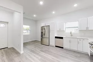 8685 101st Ct, Vero Beach, FL 32967 - Photo 12