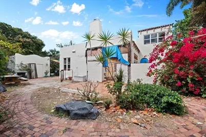 418 E Lakewood Road, West Palm Beach, FL 33405 - Photo 2