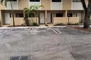 9286 NW 40th St, Coral Springs, FL 33065 - Photo 1