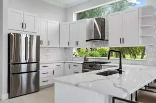 1124 Grand Cay Dr, Palm Beach Gardens, FL 33418 - Photo 12