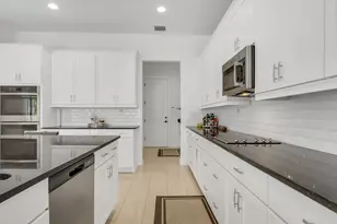 8550 NW 39th Ct, Coral Springs, FL 33065 - Photo 12