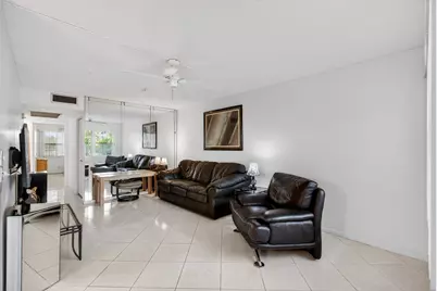 1009 Hythe A, Boca Raton, FL 33434 - Photo 2