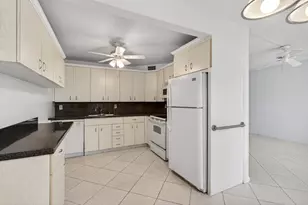 1009 Hythe A, Boca Raton, FL 33434 - Photo 18