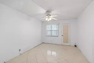 1009 Hythe A, Boca Raton, FL 33434 - Photo 8