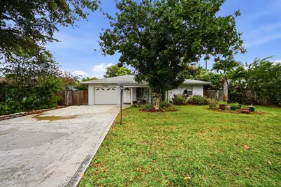 2316 SE 1st Street, Boynton Beach, FL 33435 - Photo 1